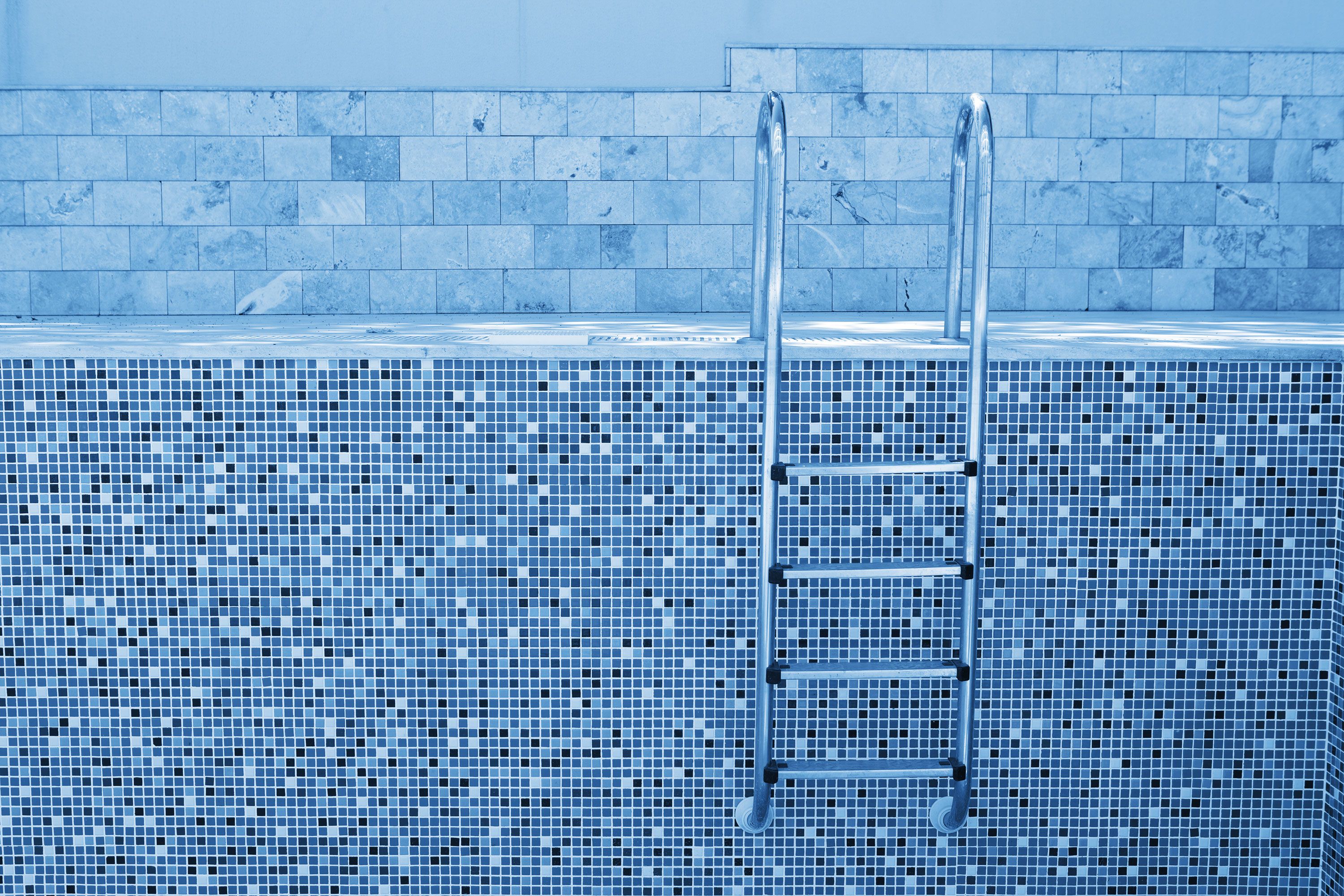 Pool verliert Wasser, Schwimmbad undicht | Leitungen undicht | Leckortung Blue Detect | Kassel